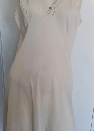 chemise de nuit nuisette crème vintage 46, brand: Vintage, condizioni: Ottime, taglia: Taglia unica, €8.00, €9.10 include la Protezione acquisti