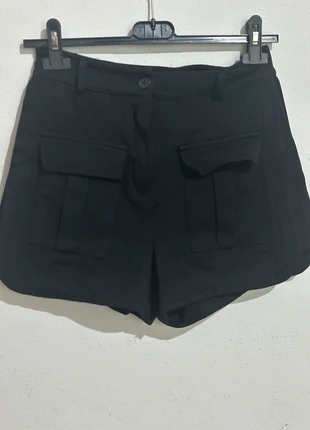 Pantaloncini Neri donna, brand: NERI, condizioni: Buone, taglia: S / IT 40 / EU 36, €2.80, €3.64 include la Protezione acquisti