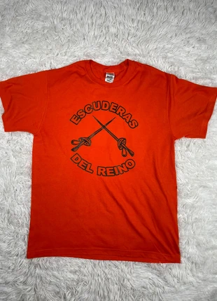 T-shirt Fruit of the Loom orange - Escuderas del Reino - Taille : L, marke: Fruit of the Loom, zustand: Sehr gut, größe: L, 7,90 €, 9,00 € inklusive Vinted-Käuferschutz