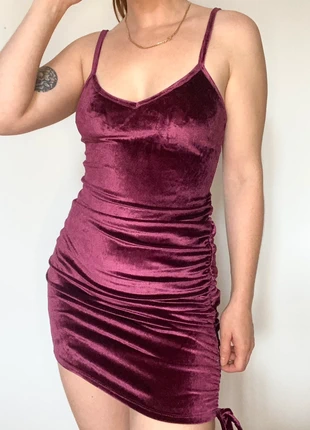 Robe plissée velour Bordeaux , marque: COQUETTE, état: Neuf sans étiquette, taille: S / 36 / 8, 8,00 €, 9,10 € Protection acheteurs incluse