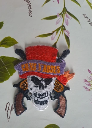 Toppa Guns N' Roses, marca: Guns N' Roses, estado: Muito bom, €1.00, €1.75 inclui Proteção do Comprador