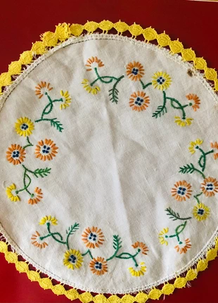 Napperon broderies fleurs vintage , brand: Vintage, condition: Good, €5.00, €5.95 includes Buyer Protection
