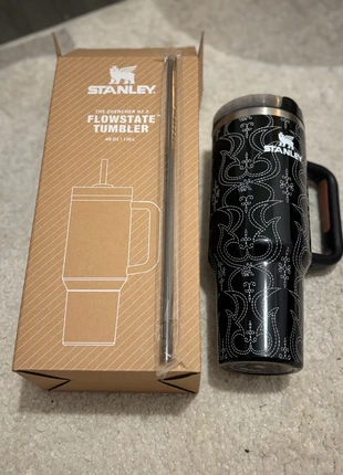 Gourde Stanley Cup neuf noire, marque: Stanley, état: Neuf avec étiquette, 55,00 €, 58,45 € Protection acheteurs incluse