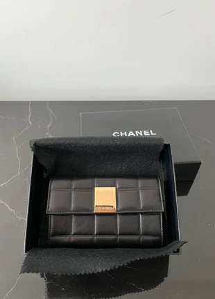 Chanel Chocobar portemonnee, merk: Chanel, model: Chocolate Bar, staat: Heel goed, € 299,00, € 314,65 inclusief Kopersbescherming