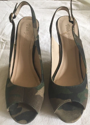Sandales à brides talons compensés imprimé camouflage kaki 39, marque: Vintage, état: Bon état, taille: 39, 12,00 €, 13,30 € Protection acheteurs incluse