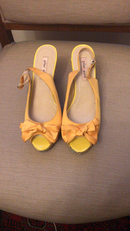 Sandales compensées Pilar Abril jaune