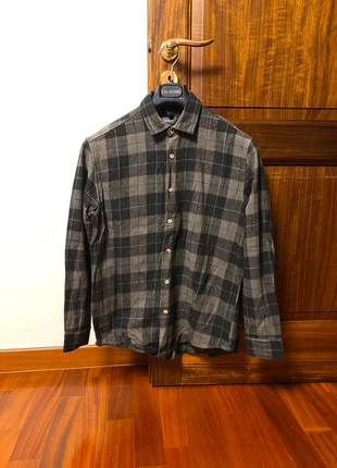 Camicia Pull&Bear a quadri verde/verde scuro – Uomo taglia M, brand: Pull & Bear, condizioni: Nuovo senza cartellino, taglia: M, €25.00, €26.95 include la Protezione acquisti