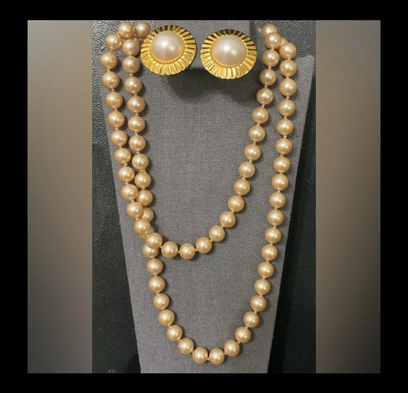 Vintage 15” Faux pearl necklace with button matching earrings 1