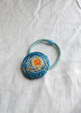 Élastique cheveux brodé fait main van gogh, marque: Fait Main, état: Très bon état, 3,00 €, 3,85 € Protection acheteurs incluse