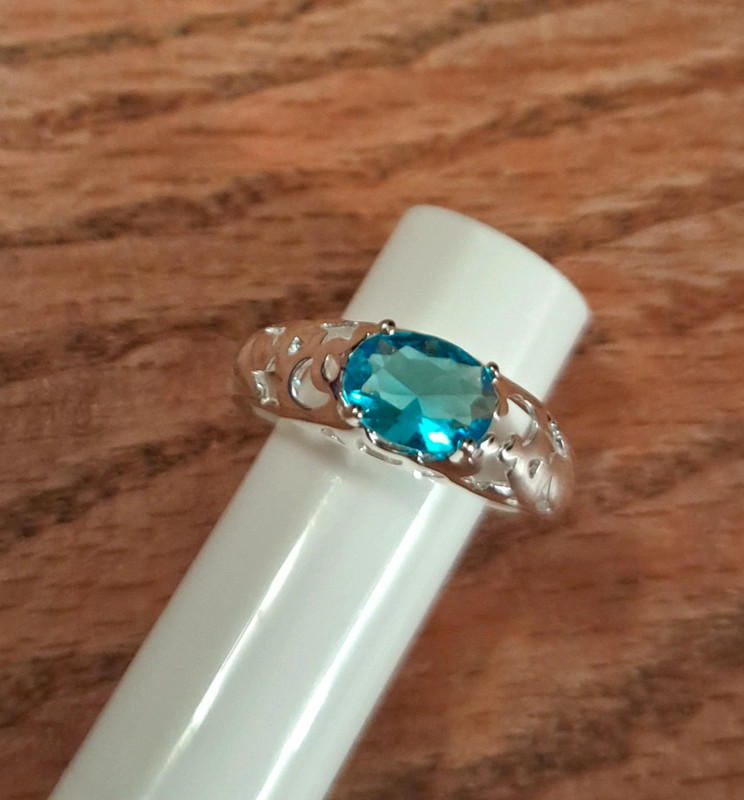 Sterling silver plated blue rhinestone ring size 8 2