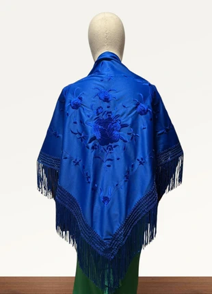 Mantón de flamenco azul añil con bordado floral mismo tono, marca: BCN mantón azul añil, estado: Muito bom, €10.00, €11.20 inclui Proteção do Comprador Pro