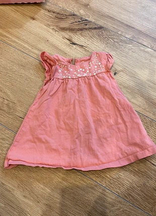 T-Shirt, merk: C&A, staat: Heel goed, maat: 3-6 maanden / 62 cm, € 2,00, € 2,80 inclusief Kopersbescherming
