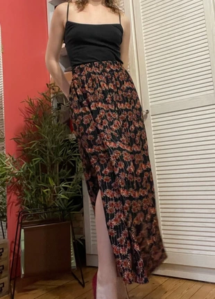 Jupe longue fendue noir et rouge brillante Eltopa, marque: eltopa, état: Très bon état, taille: S / 36 / 8, 10,00 €, 11,20 € Protection acheteurs incluse