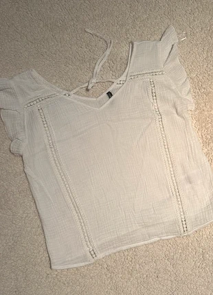 Weiße Sommerbluse mit Rüschenärmeln & Spitzen-Details, marque: Sonstiges, état: Très bon état, taille: S / 36 / 8, 4,00 €, 4,90 € Protection acheteurs incluse