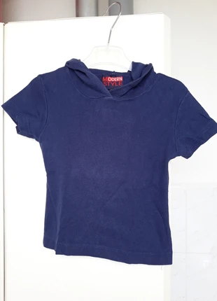 Shirt met capuchon, merk: Modern Style, staat: Heel goed, maat: 3 jaar / 98 cm, € 1,00, € 1,75 inclusief Kopersbescherming