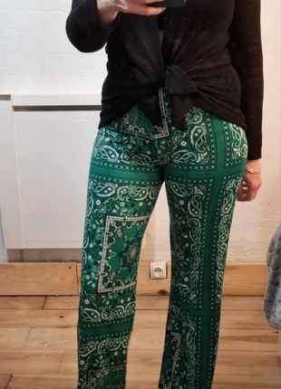 🌟 Pantalon Vert à Motifs Paisley - Style et Confort pour un Look Unique 🌟, marque: Vintage Dressing, état: Neuf sans étiquette, taille: S / 36 / 8, 15,00 €, 16,45 € Protection acheteurs incluse