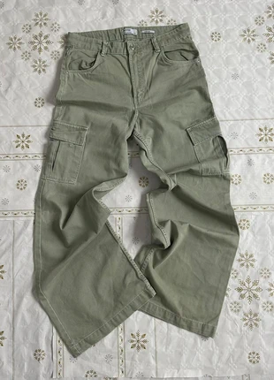 Cargo jeans, marca: Bershka, estado: Muy bueno, tamaño: XL / 42 / 14, 10,00 €, 11,20 € Protección al comprador incluida