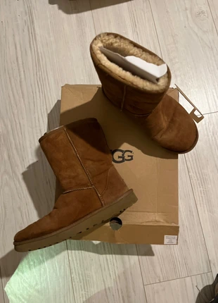 Bottines UGG beige – Taille 39 – Bon état – Chaudes & confortables, marque: UGG, état: Très bon état, taille: 39, 45,00 €, 47,95 € Protection acheteurs incluse