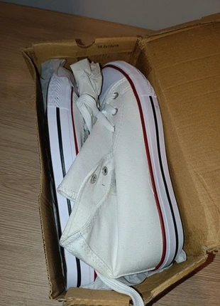 Basket Montante femme 40, état: Neuf avec étiquette, taille: 40, 10,00 €, 11,20 € Protection acheteurs incluse