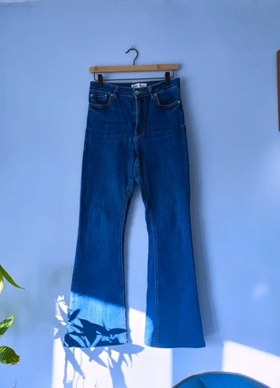 Pantalón vaquero flare, azul de Zara, marca: Zara, estado: Muy bueno, tamaño: L / 40 / 12, 15,00 €, 16,45 € Protección al comprador incluida