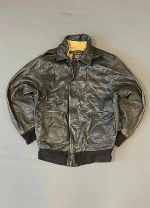 Vintage Brown Leather Bomber Jacket – Handcrafted Perfection 📴, marque: Vintage Dressing, état: Très bon état, taille: M, 48,00 €, 51,10 € Protection acheteurs incluse