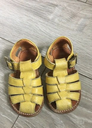 Sandales en cuir jaune Zecchino d’oro , brand: Zecchino d'Oro, condition: Good, size: 20, €5.00, €5.95 includes Buyer Protection