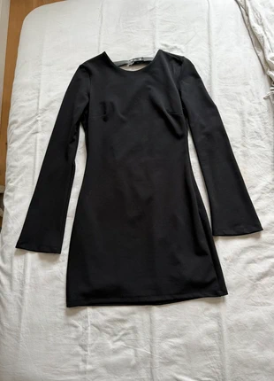 Robe dos nu, marque: Zara, état: Très bon état, taille: M / 38 / 10, 10,00 €, 11,20 € Protection acheteurs incluse