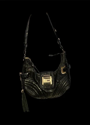 Guess Bag Y2k - Black shoulder bag, marke: GUESS, zustand: Zufriedenstellend, 25,00 €, 26,95 € inklusive Vinted-Käuferschutz