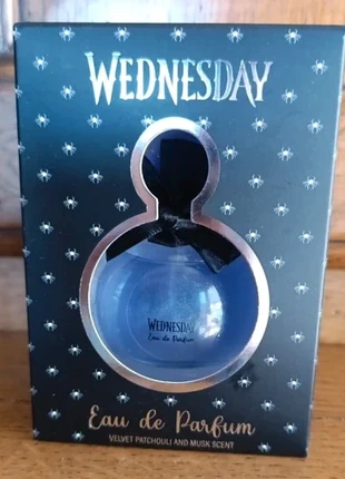 Eau de parfum Wednesday 50ml, brand: Wednesday, condizioni: Nuovo con cartellino, €10.00, €11.20 include la Protezione acquisti