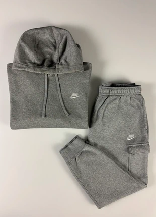 Ensemble Nike Club Fleece Brodé, marque: Nike, état: Très bon état, taille: M, 64,50 €, 68,43 € Protection acheteurs incluse