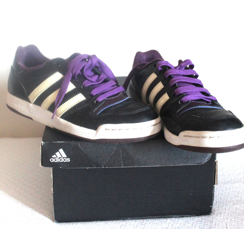 Adidas nere e viola 2025