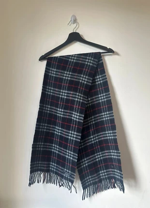 🧣 Écharpe Burberry – Tartan Classique & Élégance Britannique 🇬🇧, brand: Burberry, condition: Very good, €33.00, €35.35 includes Buyer Protection