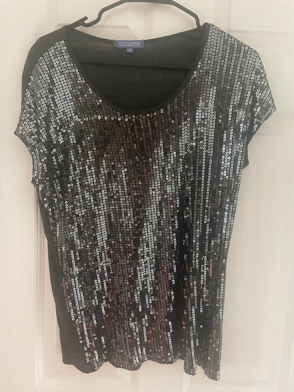 Vivienne by Vivienne Tam Silver Gray Sequined Top, size XS. 3