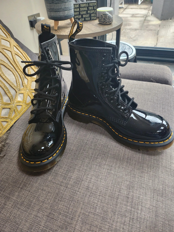 Dr martens size deals 5