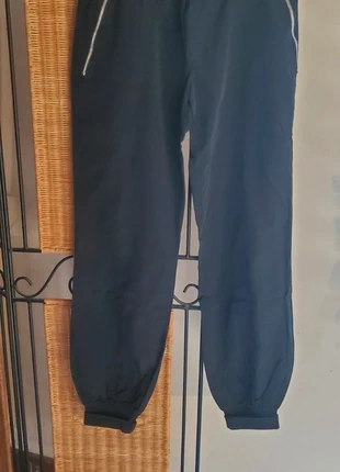 Pantalon noir Miss Lucci Paris taille 38 – style jogger chic à zips argentés, marca: Miss Lucci, estado: Muito bom, tamanho: M / 38 / 10, €4.90, €5.85 inclui Proteção do Comprador