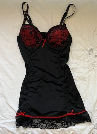 Vestido lencero negro y rojo, marque: Vintage Dressing, état: Très bon état, 6,00 €, 7,00 € Protection acheteurs incluse