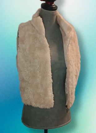 Chaleco peludo crema 2000, merk: Atmosphere, staat: Heel goed, maat: S / 36 / 8, € 3,00, € 3,85 inclusief Kopersbescherming