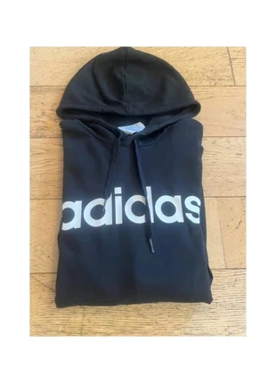 Pull Adidas noir à capuche logo brodé, brand: adidas, condizioni: Nuovo senza cartellino, taglia: M / IT 42 / EU 38, €27.00, €29.05 include la Protezione acquisti