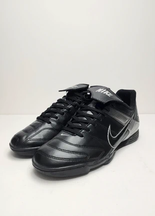 Sneakers Nike Football noir très bon état 📏41, marke: Nike, zustand: Sehr gut, größe: 41, 35,00 €, 37,45 € inklusive Vinted-Käuferschutz