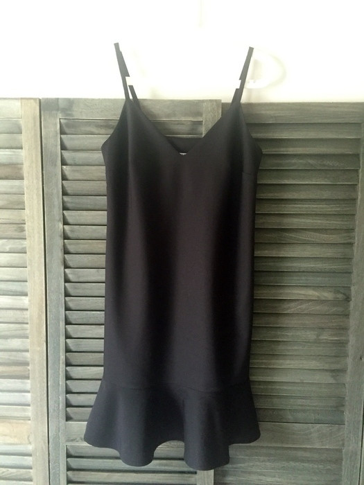 Magnifique robe noire classe Zapa neuve 1