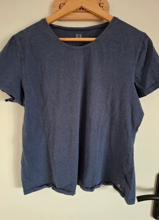 T-shirt sport Decathlon, marque: Oxylane, état: Très bon état, taille: 4XL / 48 / 20, 2,00 €, 2,80 € Protection acheteurs incluse