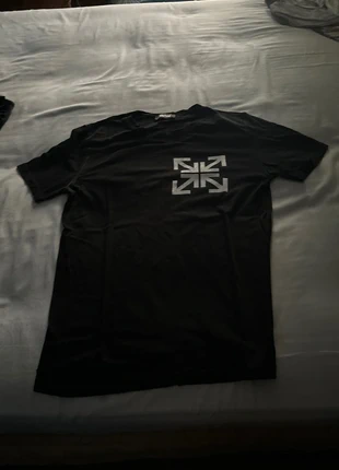 Maglietta nera, brand: Unico, condizioni: Ottime, taglia: S, €15.00, €16.45 include la Protezione acquisti