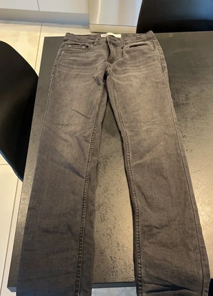 Jeans Lévis garçon 12 ans , marke: Levi's, zustand: Sehr gut, größe: 12 Jahre / 152, 10,00 €, 11,20 € inklusive Vinted-Käuferschutz