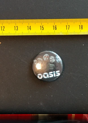 Spilla Oasis, brand: Oasis, condizioni: Buone, €2.00, €2.80 include la Protezione acquisti