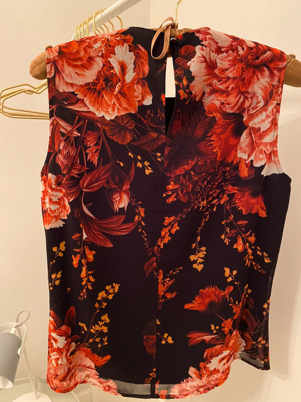 Karen Millen floral blouse Size 10 3