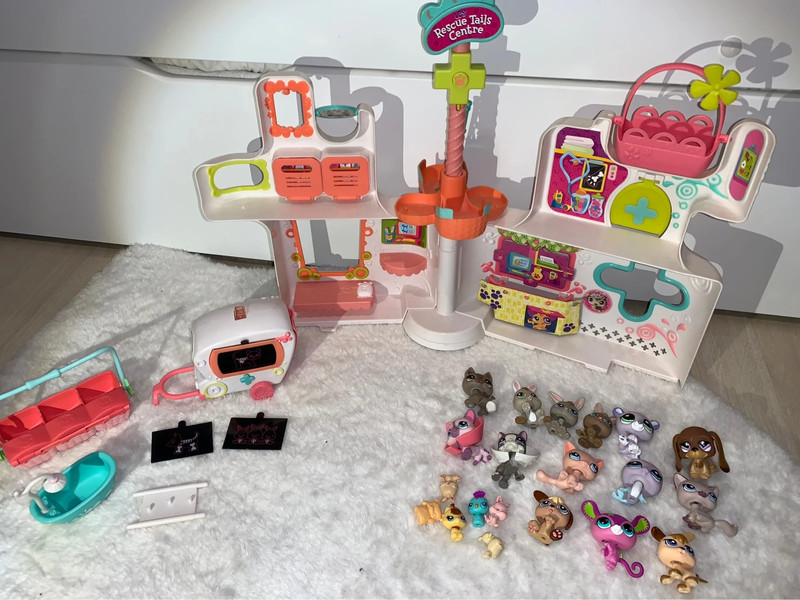 Littlest pet best sale shop hospital set