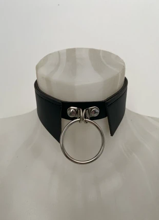 Choker réglable en simili cuir noir, marque: Cryptica, état: Très bon état, 10,00 €, 11,20 € Protection acheteurs (Pro) incluse