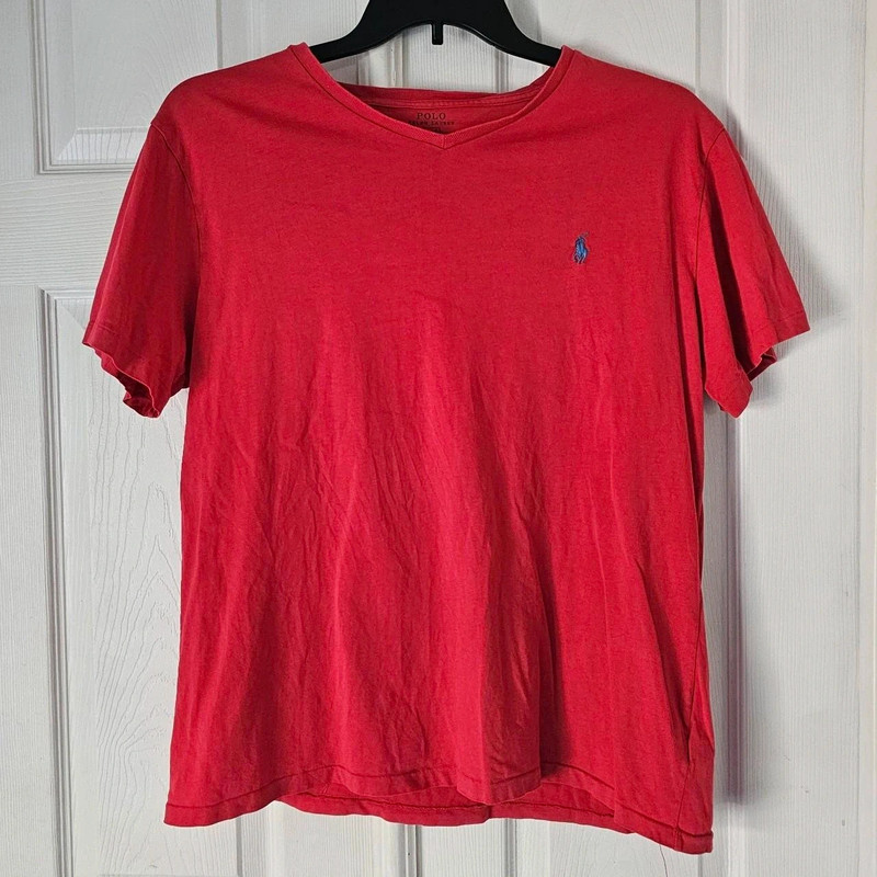 Polo ralph lauren vneck tee
Size large 1