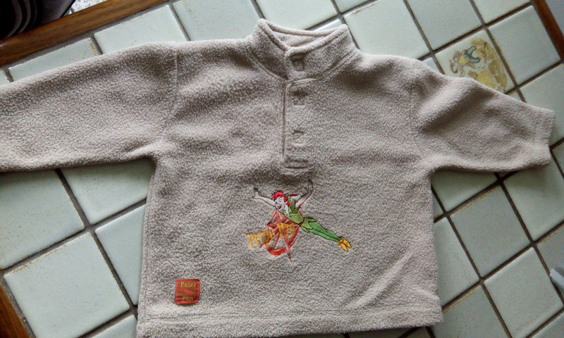 pull polaire avec peter pan