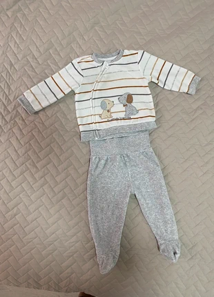 Tutina neonato BluKids grigia e bianca, marca: Blukids, estado: Muito bom, tamanho: 6-9 meses / 68 cm, €4.00, €4.90 inclui Proteção do Comprador